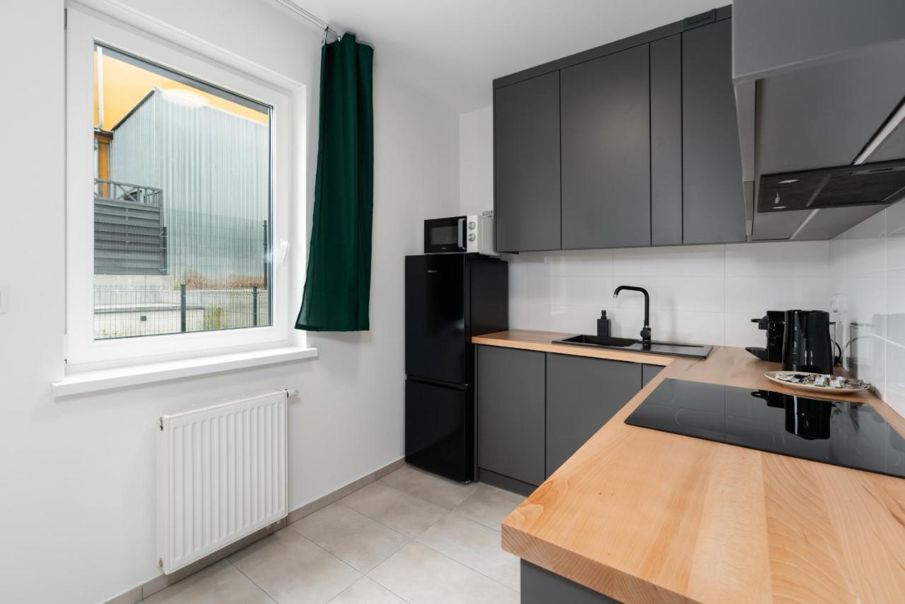Apartments With Garden Dmowskiego 81 By Noclegi Renters Poznan Exterior photo